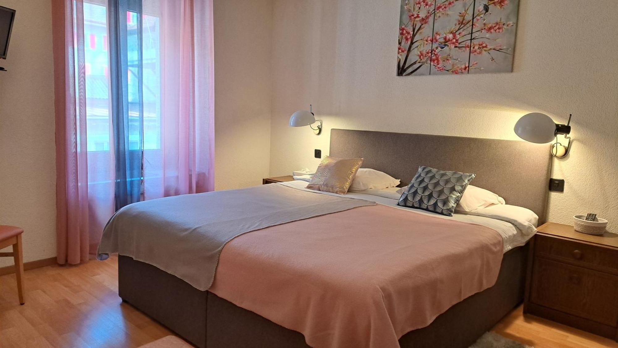 Hôtel La Fontaine Saint-Imier Extérieur photo