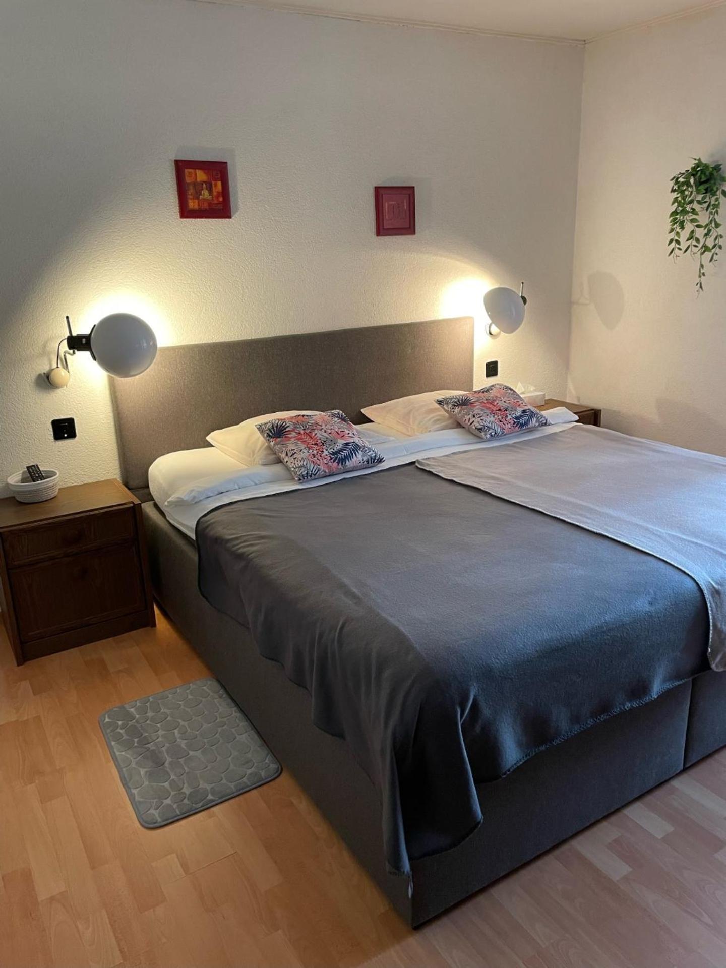 Hôtel La Fontaine Saint-Imier Extérieur photo