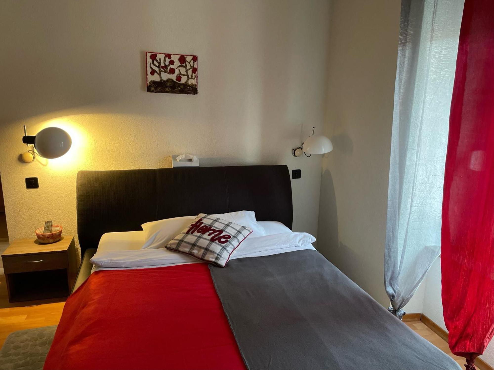 Hôtel La Fontaine Saint-Imier Extérieur photo